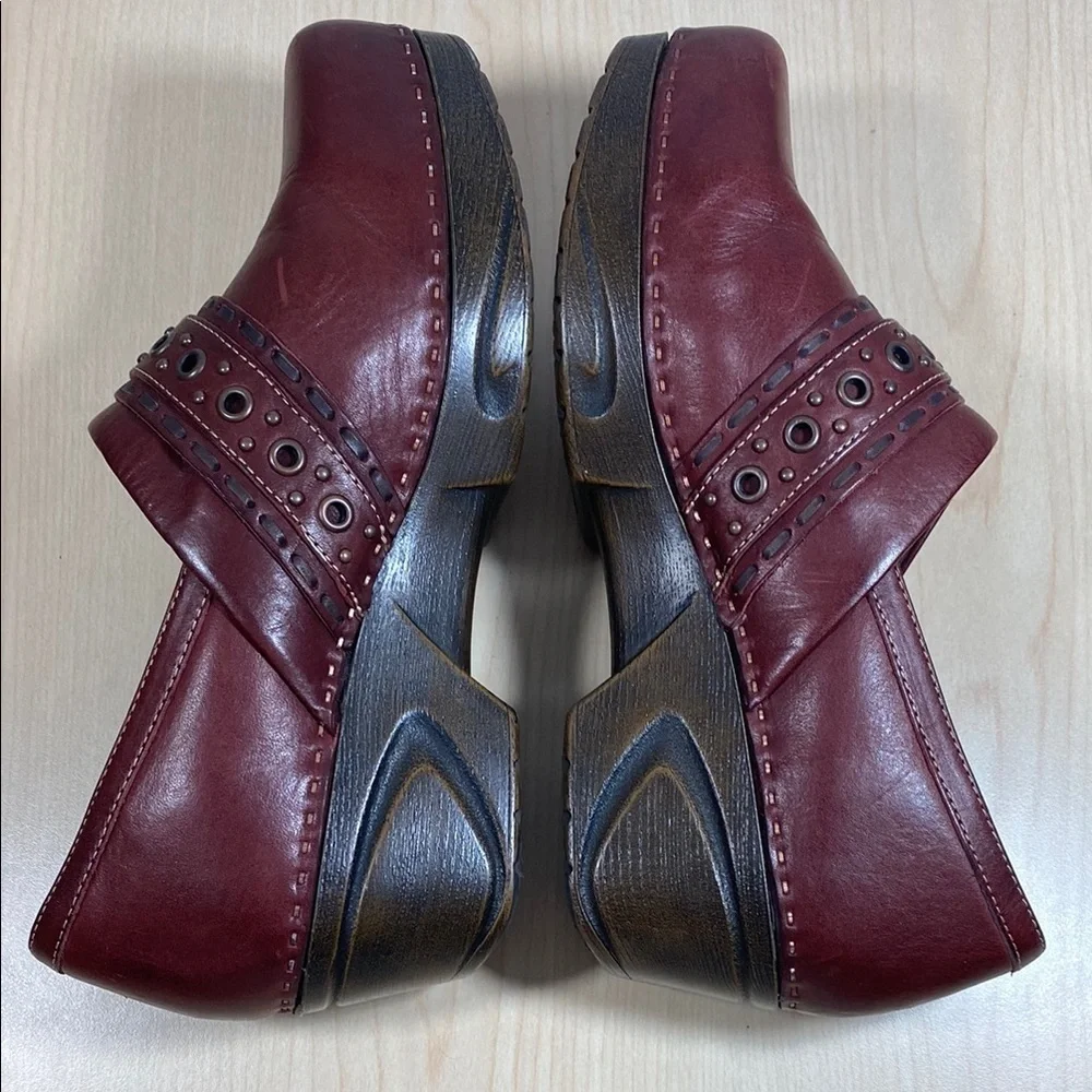 Sofft Burgundy Red Mules with Decorative Strap and Slip Resistant Sole - Picture 4 of 8